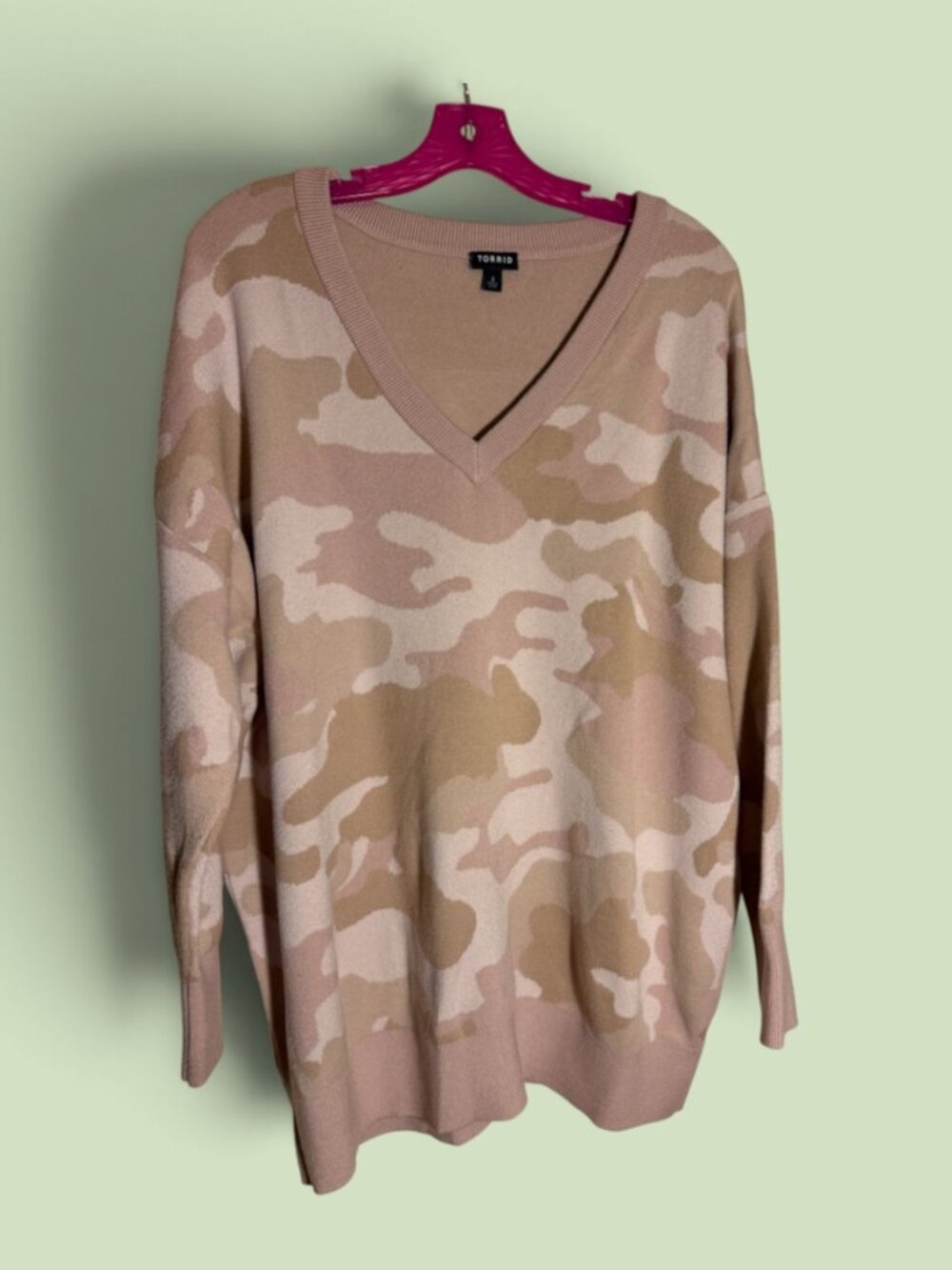 Torrid Everyday Soft Pink Harley Camo V-Neck Pullover Sweater Sz 2X